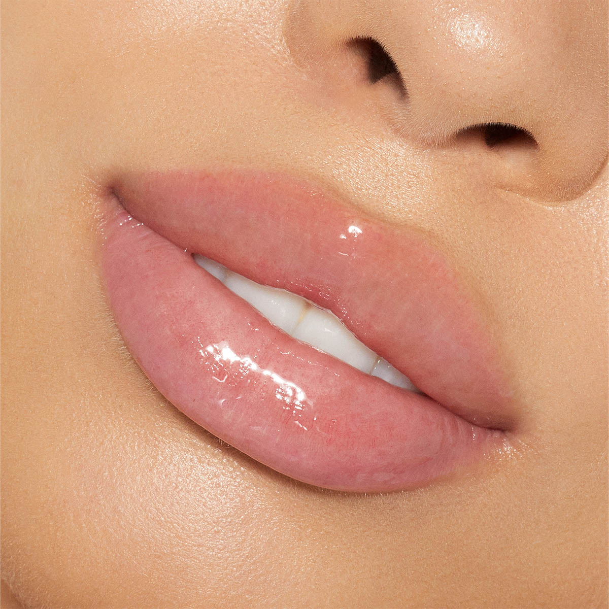 KYLIE COSMETICS HIGH GLOSS (BRILLO LABIAL)